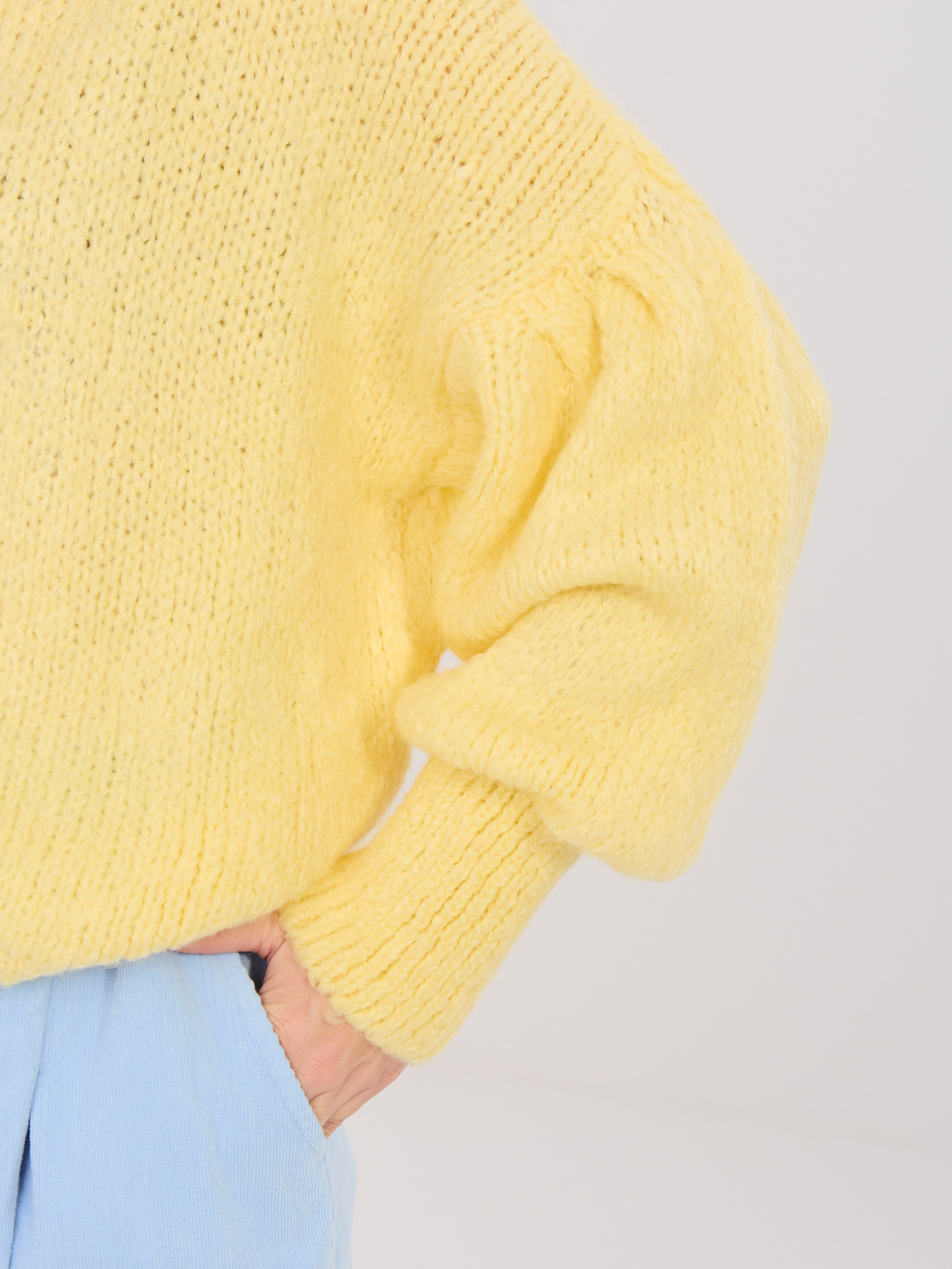 Sweter jasny żółty