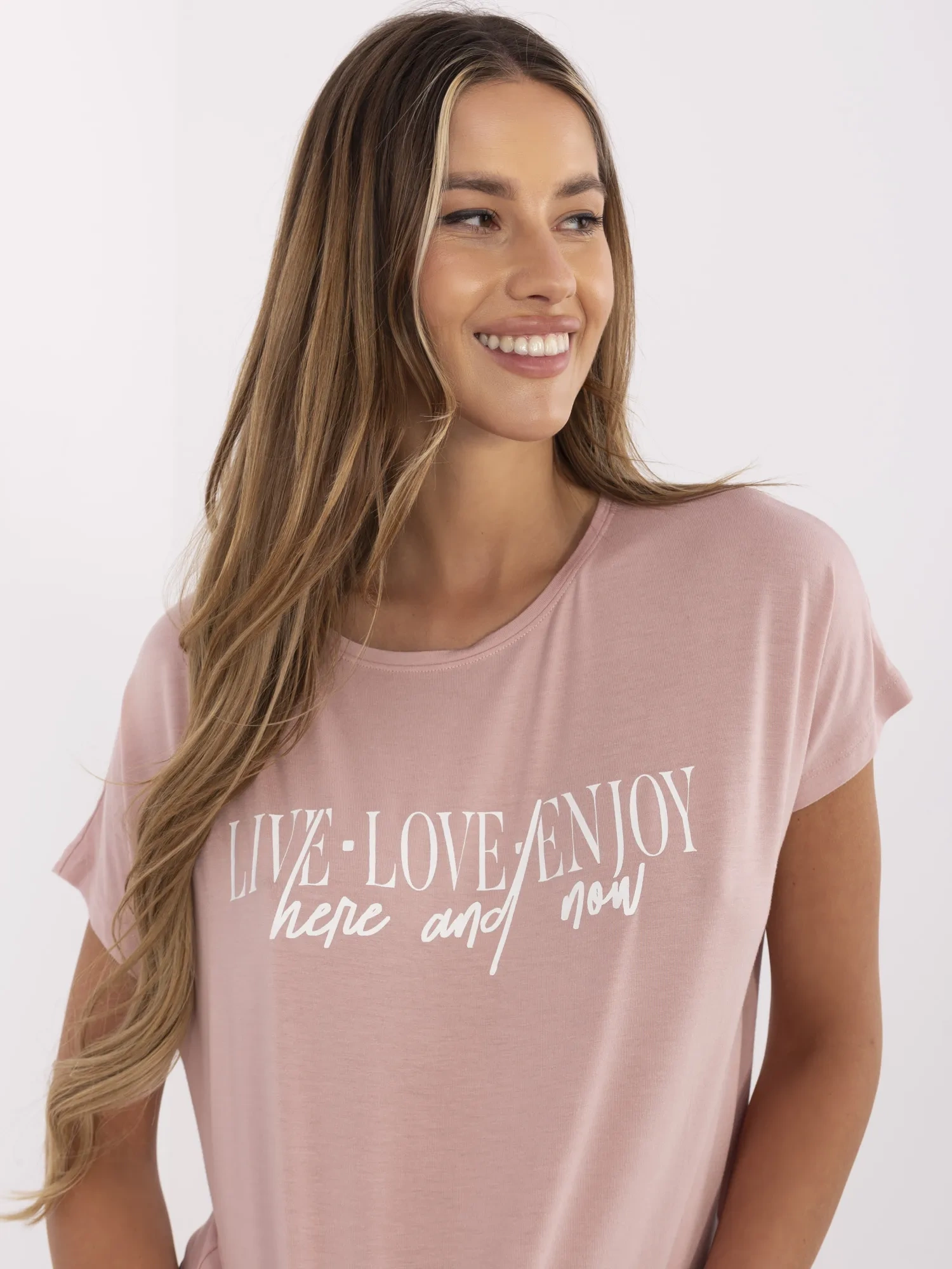 Jasnoróżowy t-shirt z wiskozy SUBLEVEL