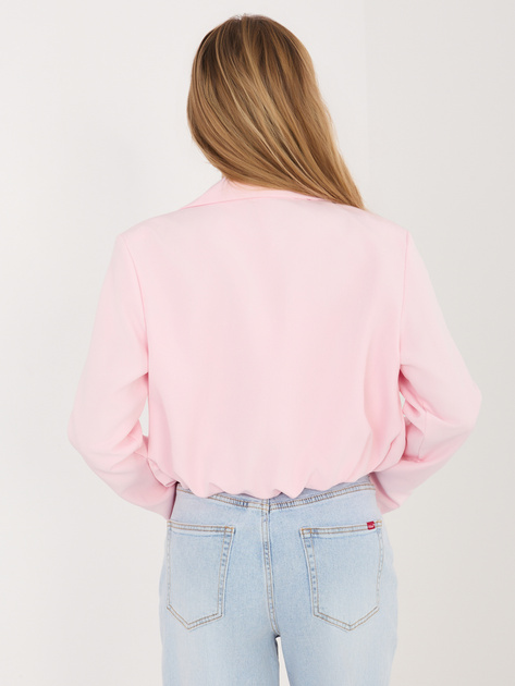 Jasnoróżowa krótka marynarka o kroju balloon