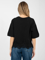 Czarna krótka bluzka z napisami