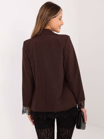 Brązowa marynarka z koronkowym wykończeniem