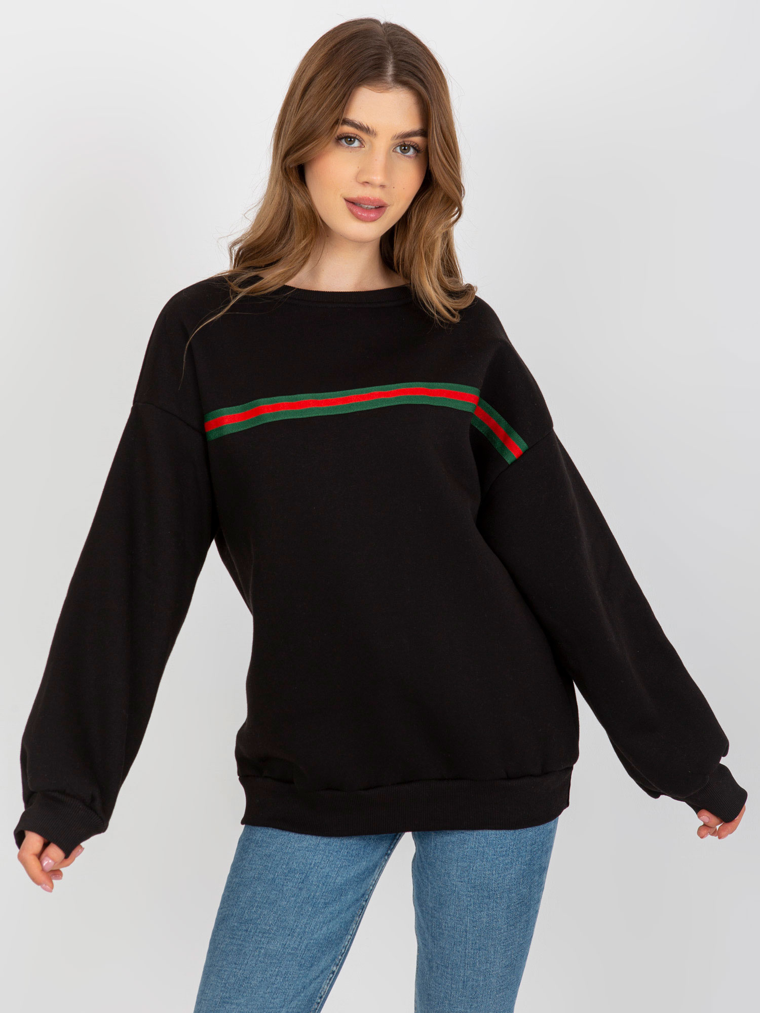 Czarna dresowa bluza bez kaptura o kroju oversize