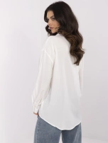 Biała klasyczna koszula z kołnierzykiem