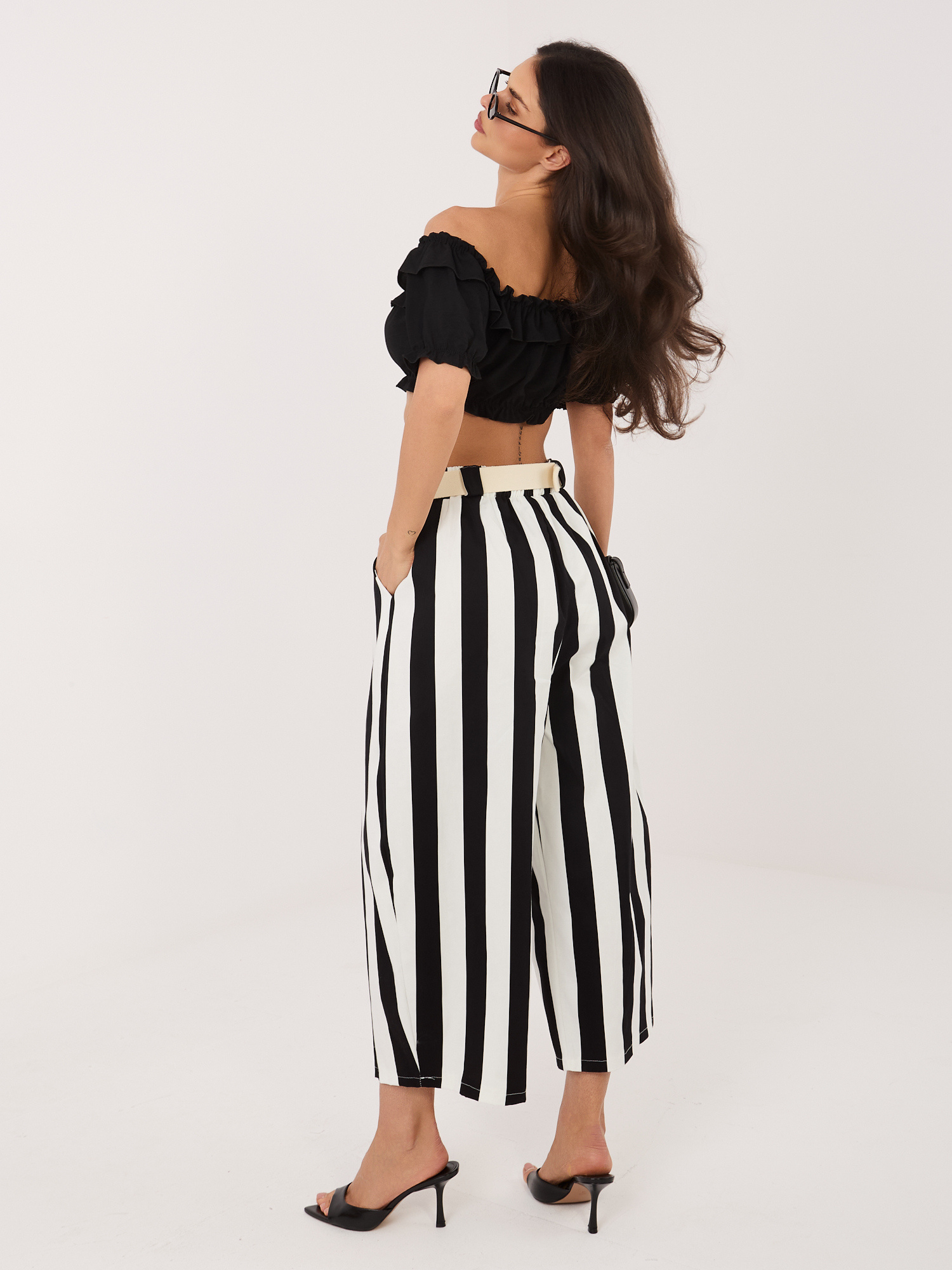 Ecru-czarne bawełniane spodnie z nogawką 7/8