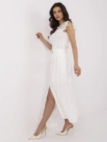 Ecru trapeze skirt with viscose.