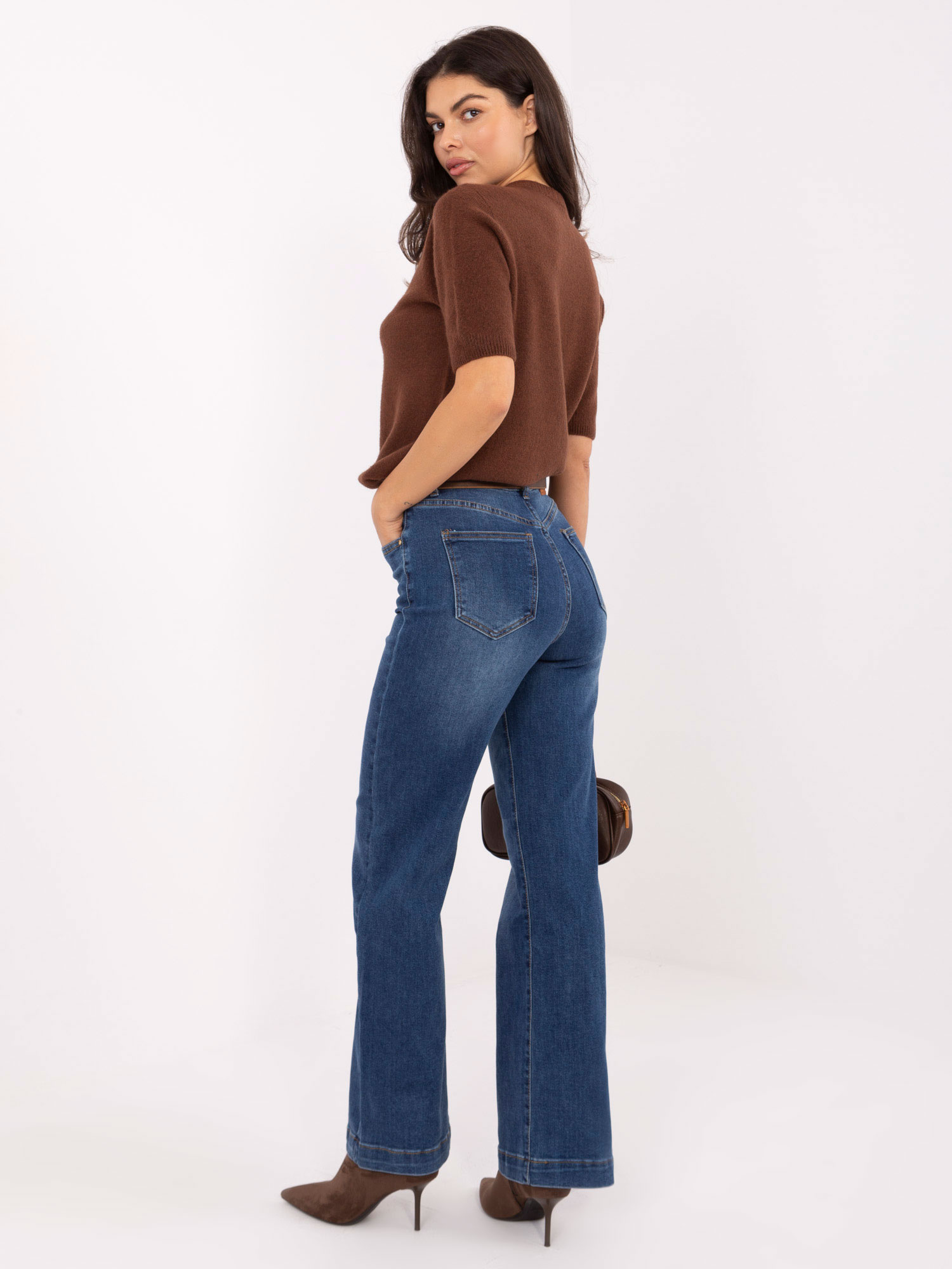 Ciemnoniebieskie długie jeansy straight leg 