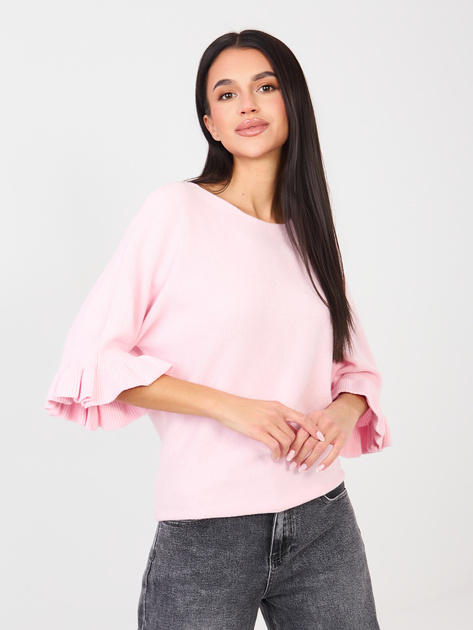 Jasnoróżowy sweter z falbankami przy rękawach