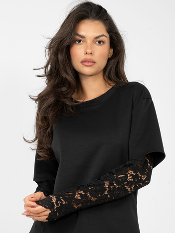Czarna bluzka z koronkowymi rękawami