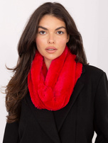 Czerwony przyjemny w dotyku komin