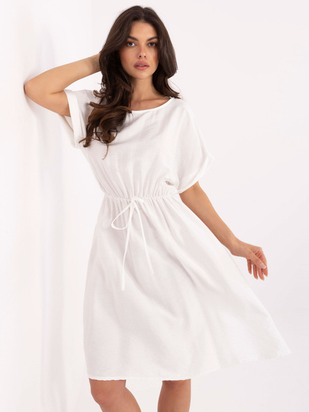 Biała rozkloszowana sukienka na lato