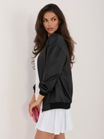 Czarna skórzana kurtka z welurową podszewką