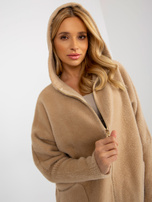 Hurtownia Camelowy damski płaszcz alpaka z kieszeniami
