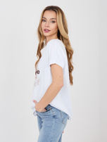 Ecru casualowa bluzka z kontrastowym dekoltem 