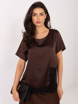 Czekoladowa satynowa bluzka z koronką 