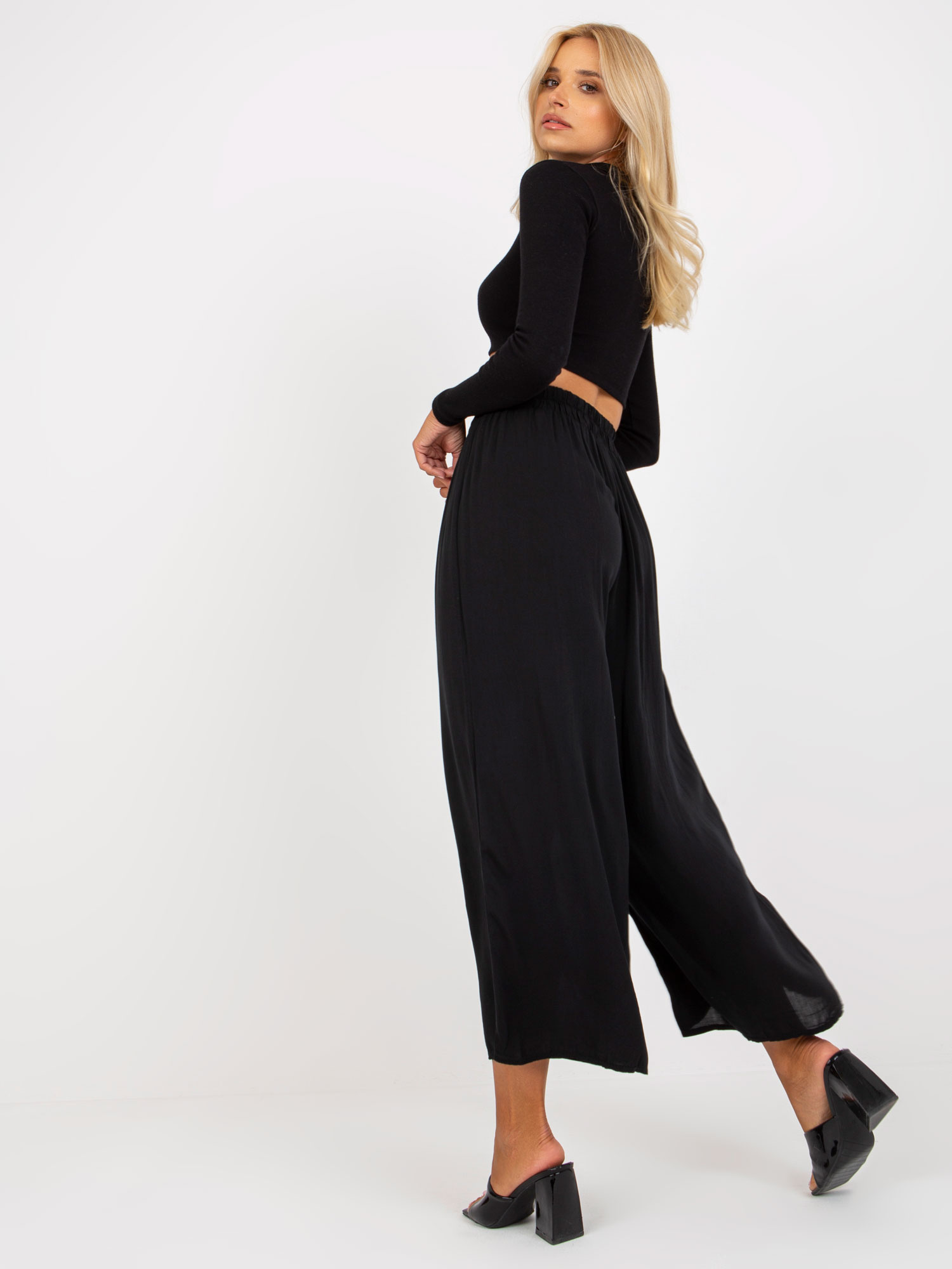 Großhandel Schwarze weite Stoffhosen OCH BELLA.