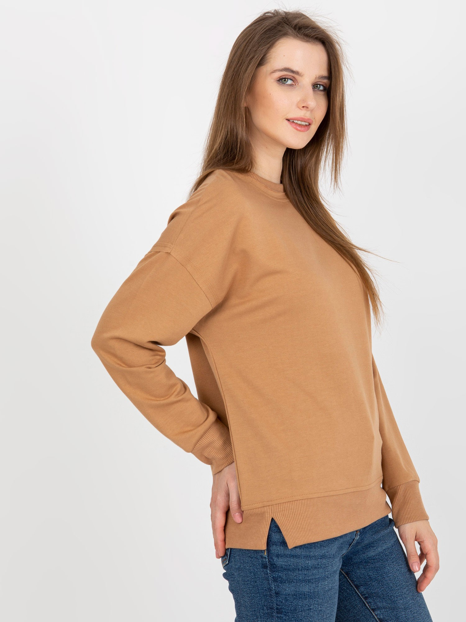 Camelowa bluza basic bez kaptura z okrągłym dekoltem