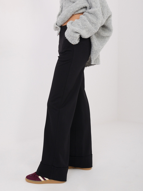 Czarne damskie spodnie z szeroką nogawką