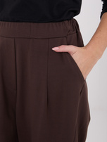 Brązowe spodnie ze zwężaną nogawką RUE PARIS 