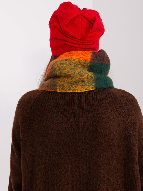 Hurtownia Czerwona czapka zimowa z aplikacjami