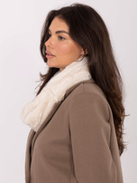 Jasnobeżowy ciepły komin damski