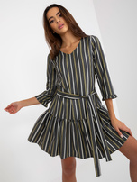 Dunkelgraues gestreiftes Cocktailkleid mit Bindung.