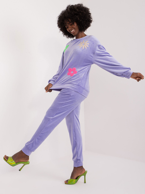 Hurt Jasnofioletowy komplet welurowy z bluzą w kwiaty