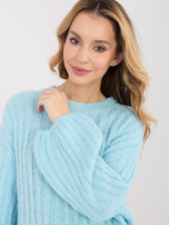 Jasnoniebieski damski sweter w szeroki prążek