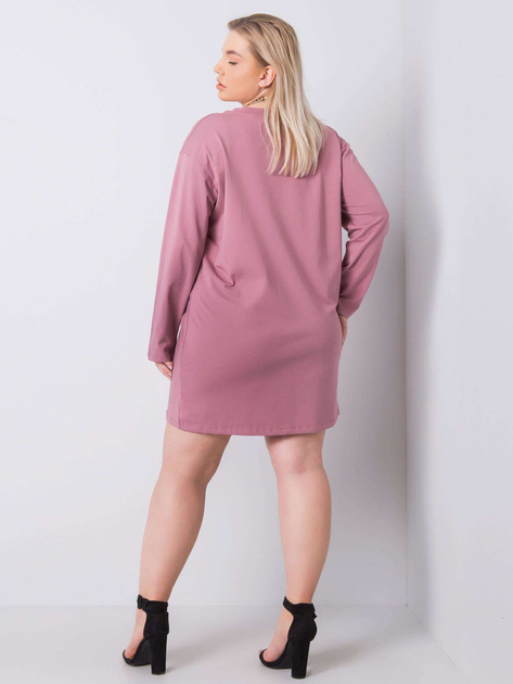 Brudnoróżowa sukienka plus size Giselle