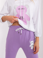 Hurt Ecru-fioletowy komplet dresowy z aplikacją 