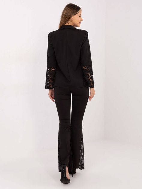 Czarna marynarka z rękawem typu dzwon