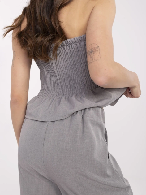 Szary damski garnitur z gorsetowym topem