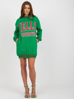 Großhandel grüne lange Oversize-Pullover mit Aufschriften.