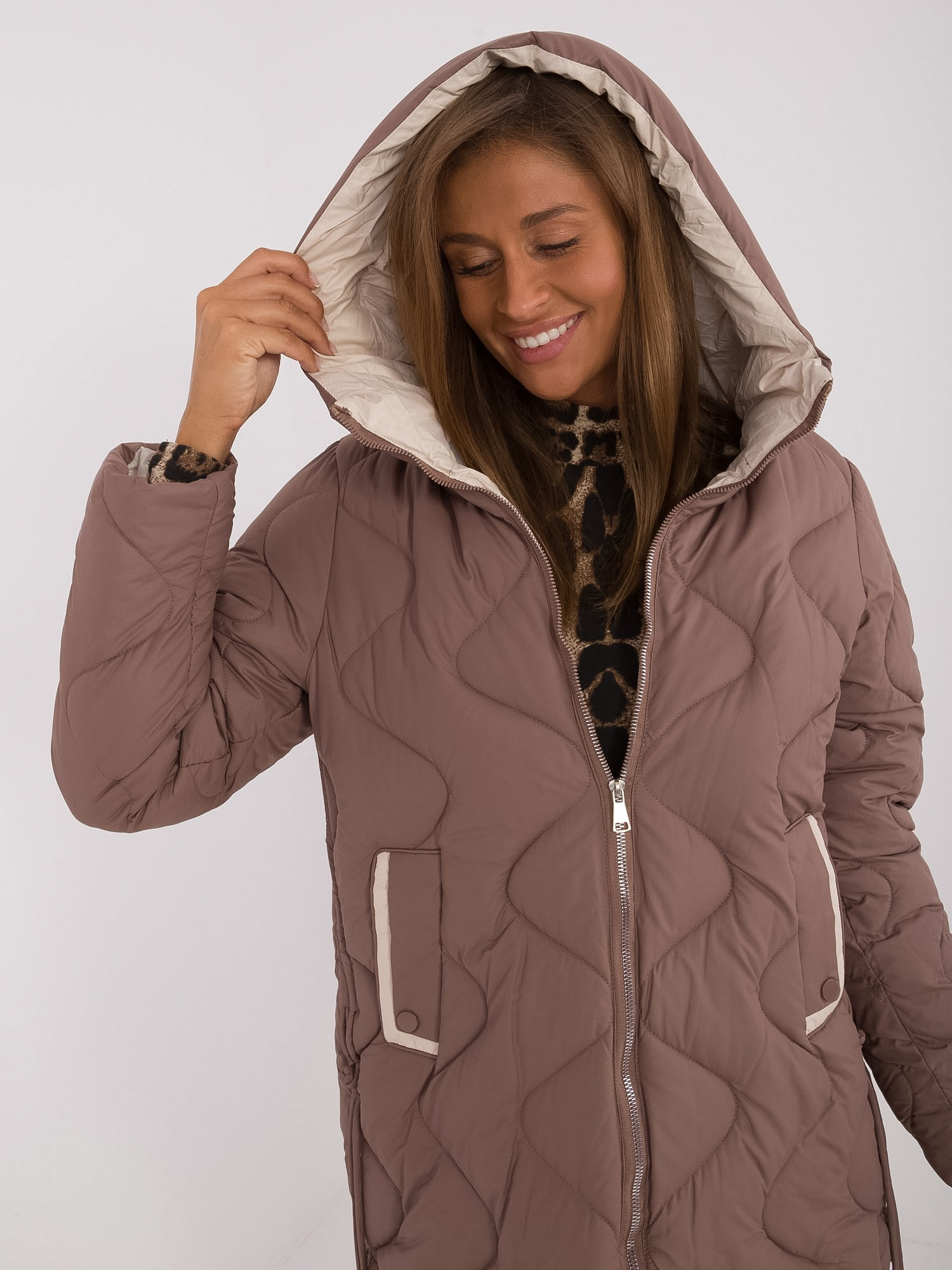 Hurt braune gesteppte Übergangsjacke mit Kapuze.