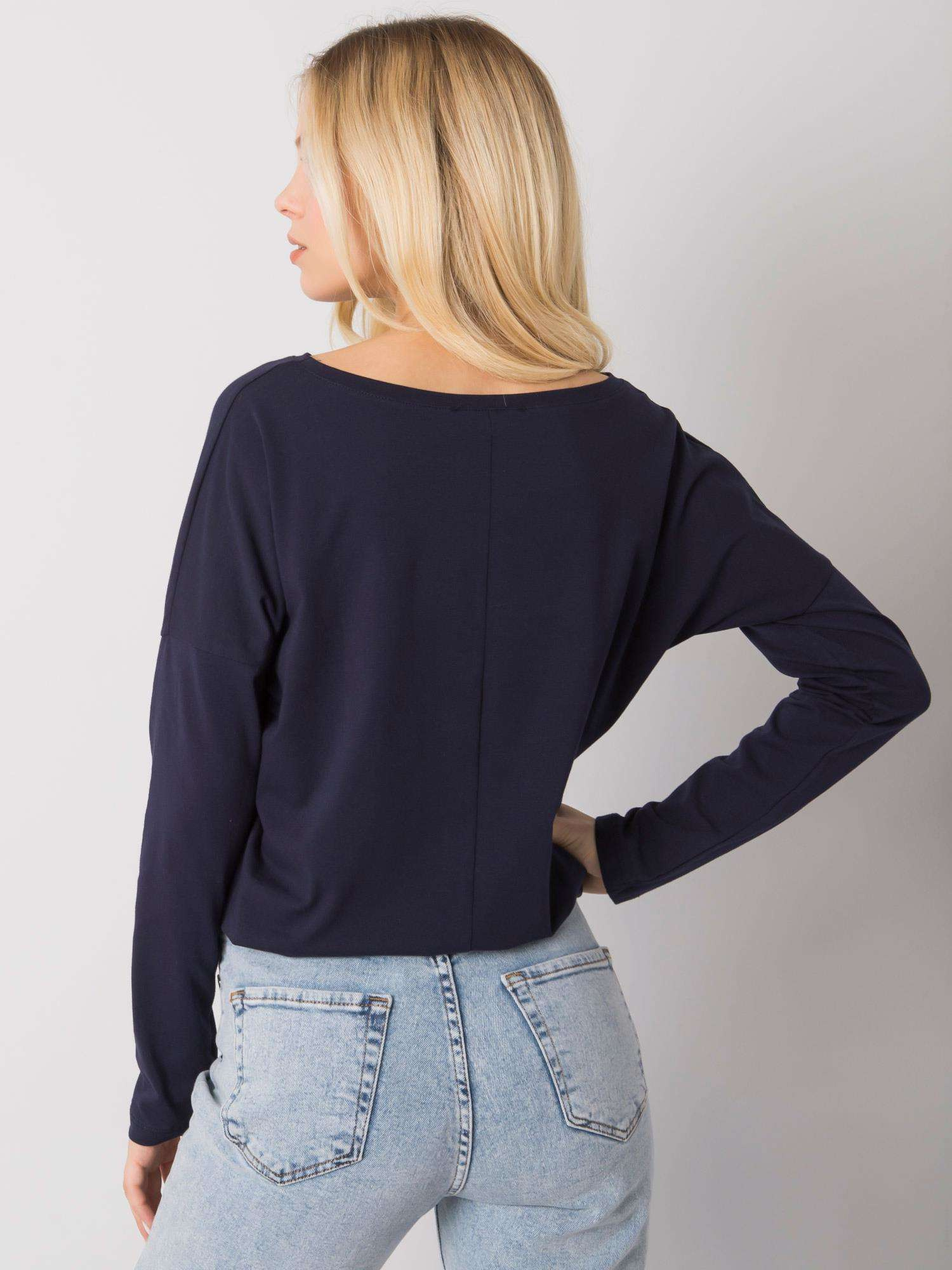 Die dunkelblaue Bluse Carla.