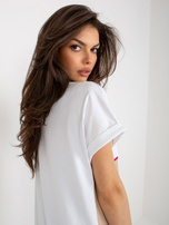 Hurtownia Biało-fuksjowa luźna bluzka basic z bawełny