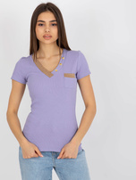 Hurt Jasnofioletowa prążkowana bluzka z krótkim rękawem