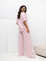 Jasnoróżowy damski komplet z ozdobnym wiązaniem 