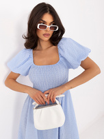 Jasnoniebieska rozkloszowana sukienka na lato