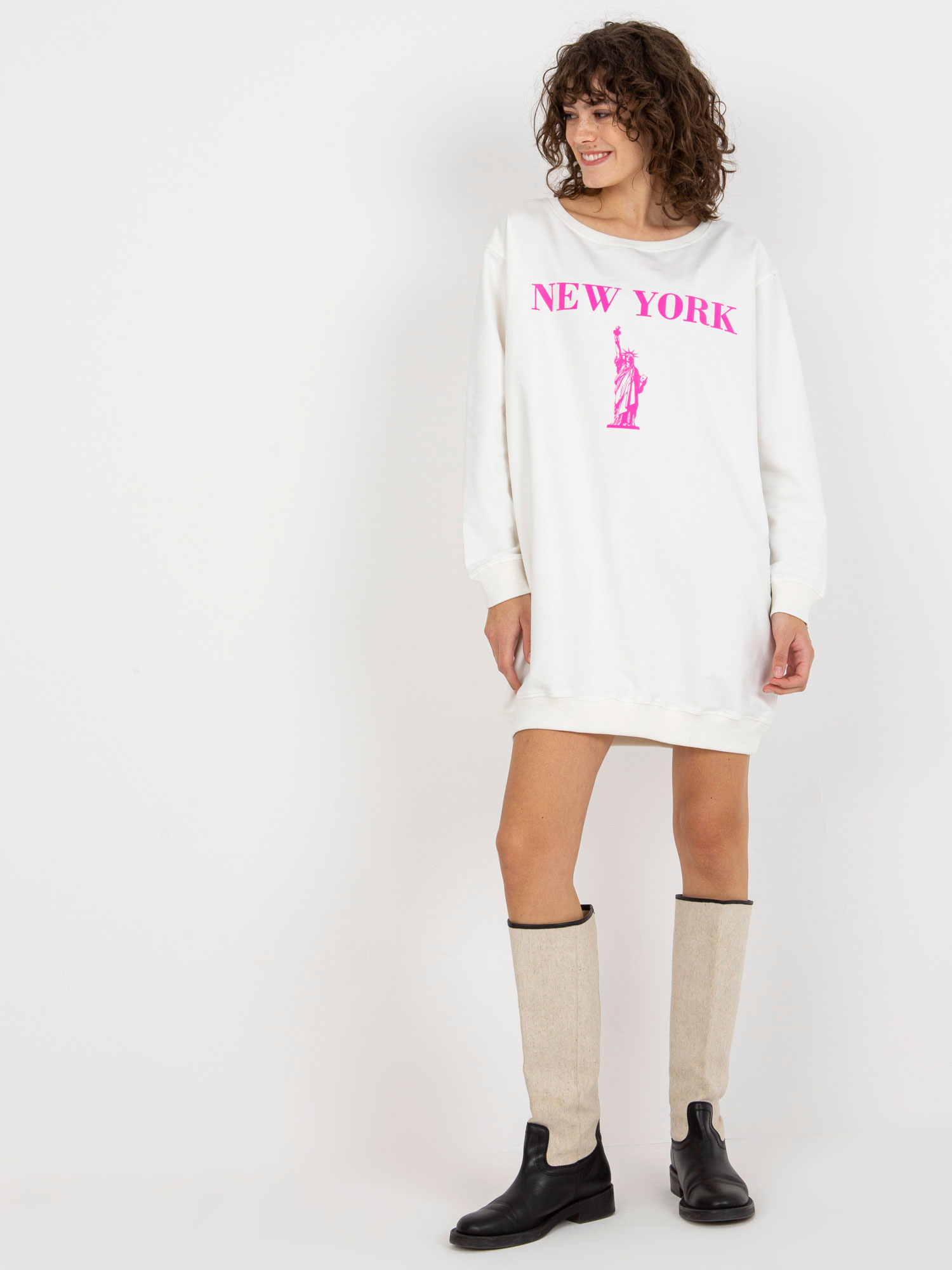 Hurt Ecru-różowa długa bluza oversize z napisem 