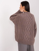 Hurt Brązowy sweter z warkoczami i ściągaczami 