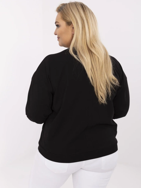 Czarna bluzka plus size z wyhaftowanymi kwiatami