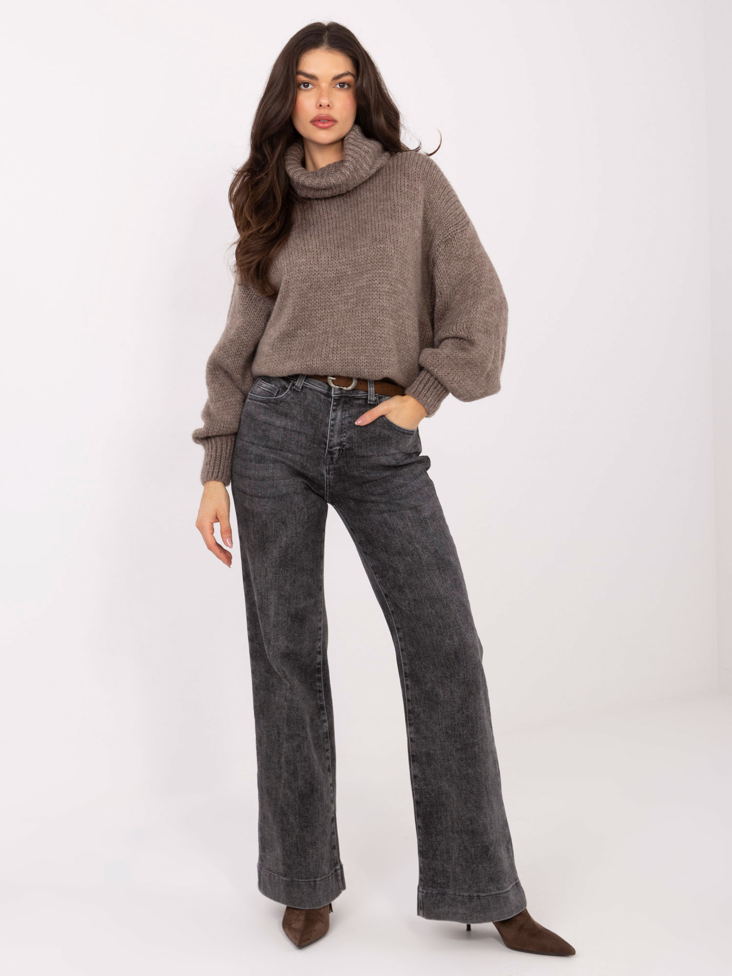 Sweter ciemny bezowy