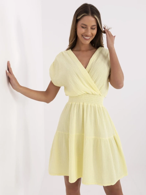 Jasnożółta muślinowa sukienka z gumką w pasie