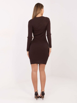 Czekoladowa dzianinowa sukienka w prążek   