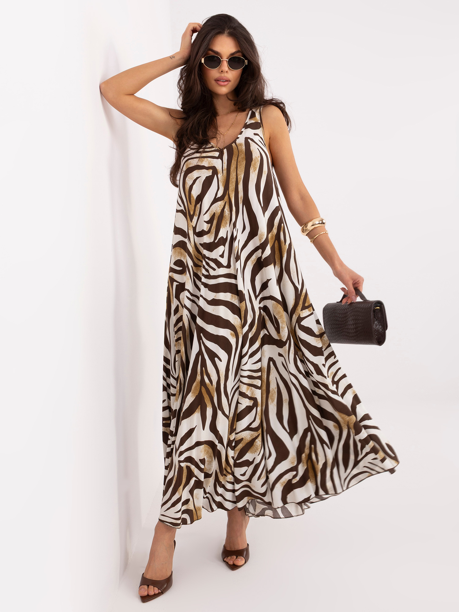 Brązowa letnia sukienka w zwierzęce wzory