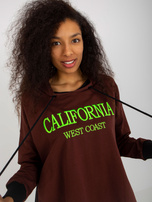 Hurt Ciemnobrązowa długa bluza z kapturem i napisem