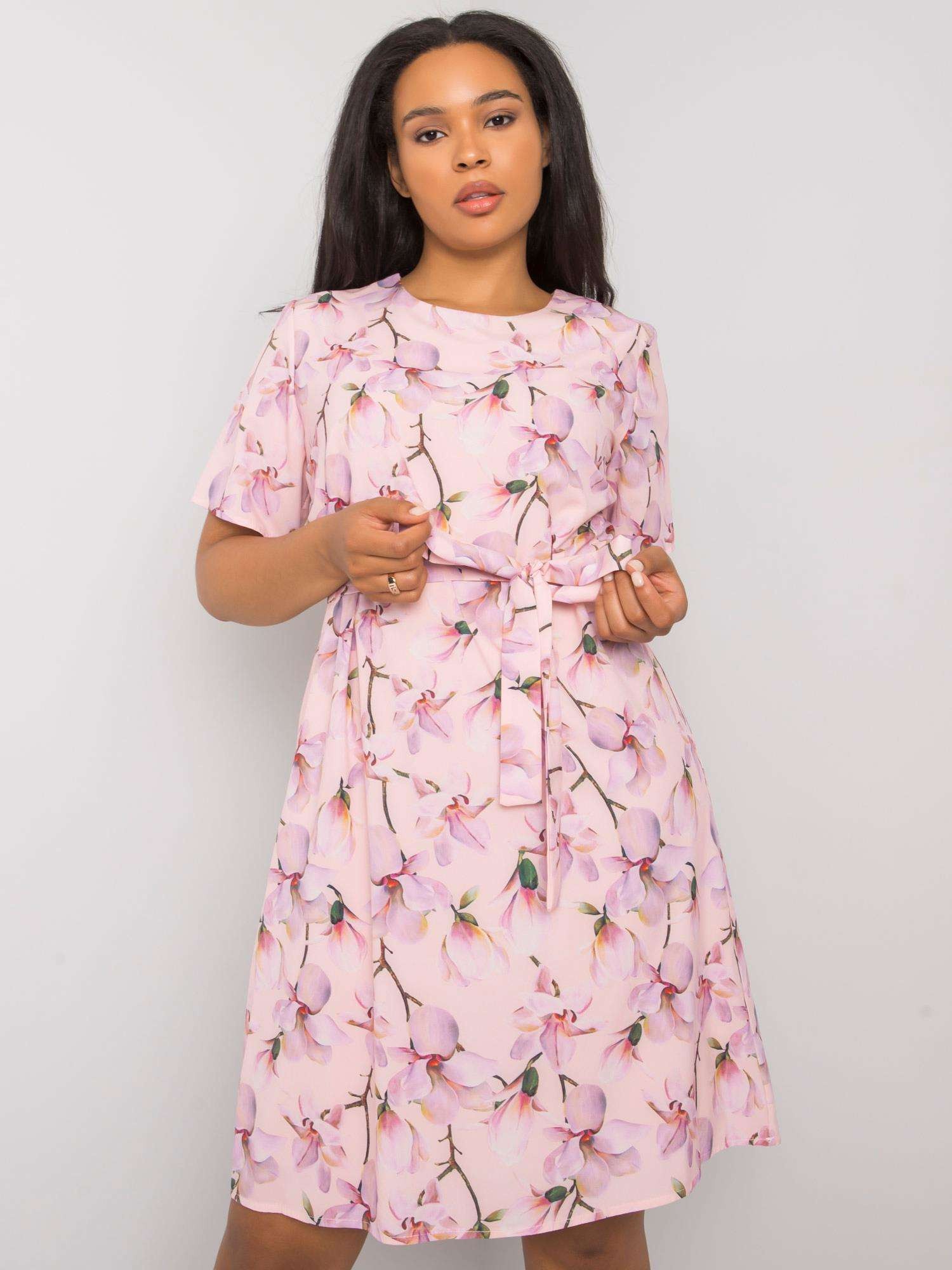 Różowa wzorzysta sukienka plus size Celene 