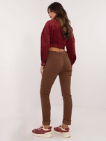 Hurtownia Brązowe damskie spodnie materiałowe z połyskiem