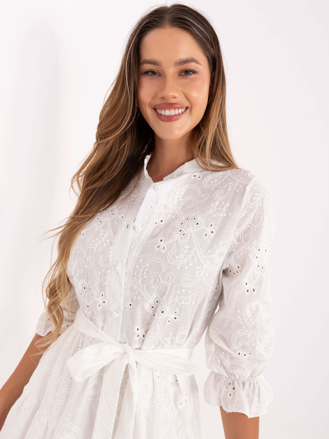 Biała mini sukienka z haftem