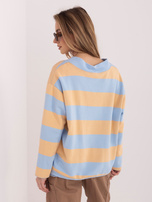 Šviesiai mėlyna oversized dryžuota sportinė palaidinė.
